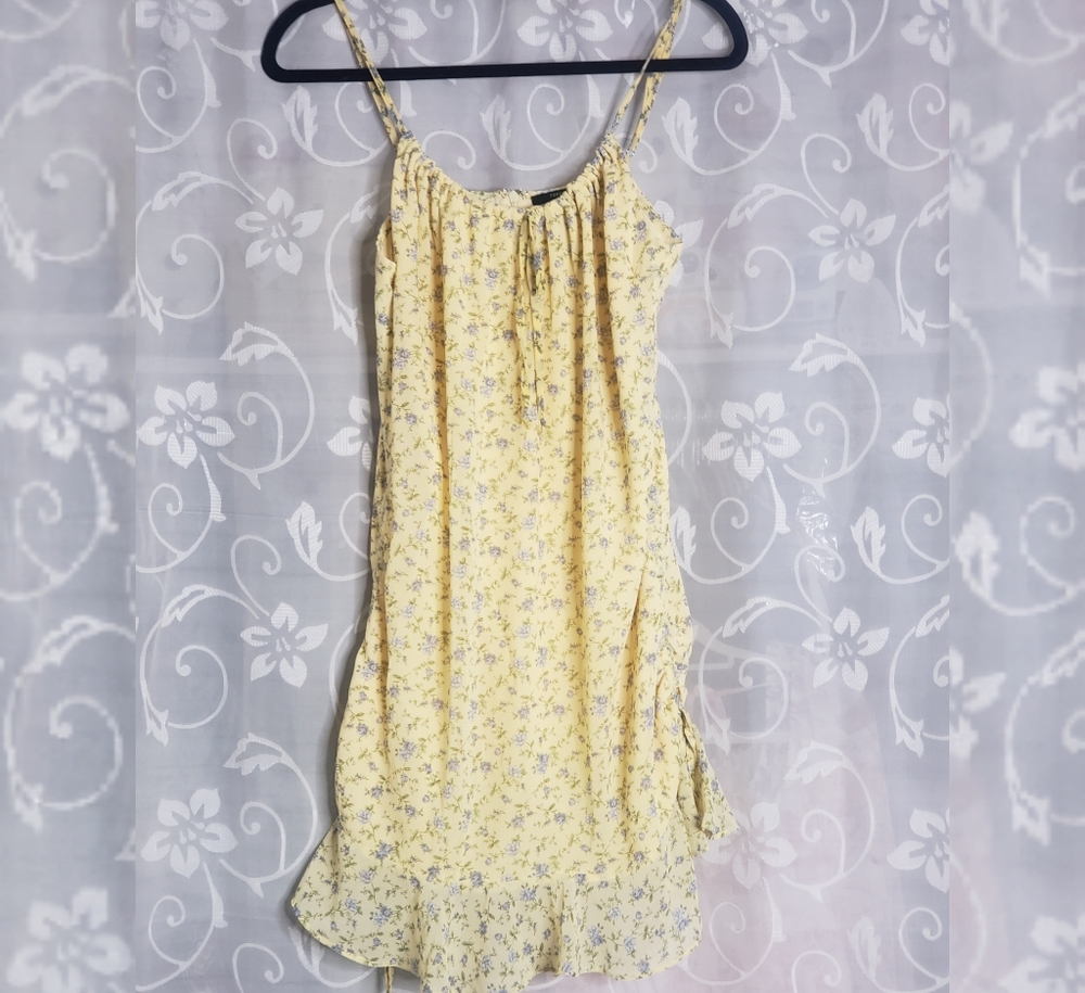 Forever 21 Large Chiffon Yellow Floral Dress
